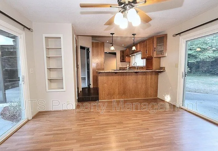 1060 Sand Bar Cir — Photo 35