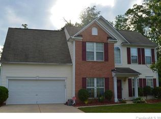 11643 Northwoods Forest Dr, Charlotte, NC 28214