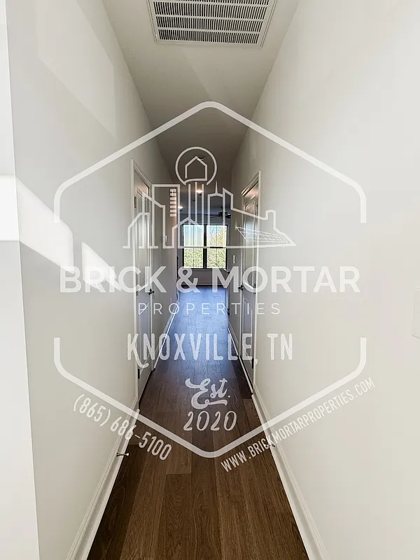 3 bed, 2.5 bath, 1471 sqft, $1,850 — Photo 3