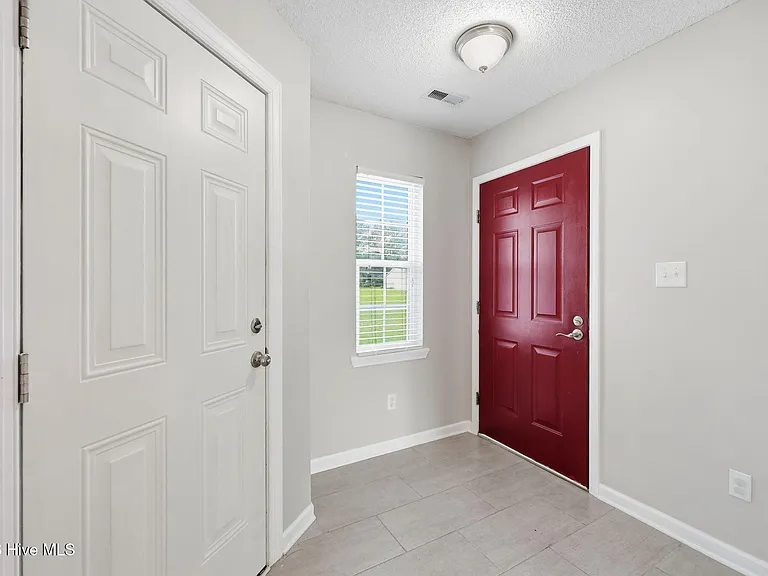128 Fodder Dr — Photo 3