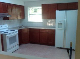 313 Old Country Rd, Deer Park, NY 11729