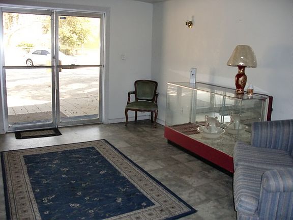 5th image of 212 West St