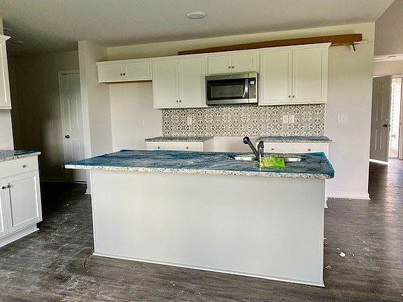 3rd image of 127 Highland Park Dr