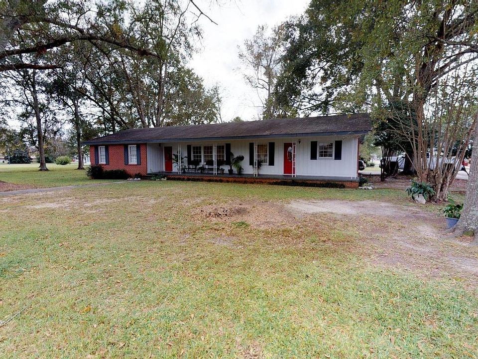 1st image of 204 Dogwood Cir