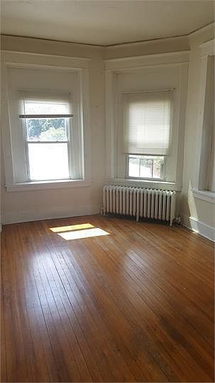 2nd image of 176 Chestnut St