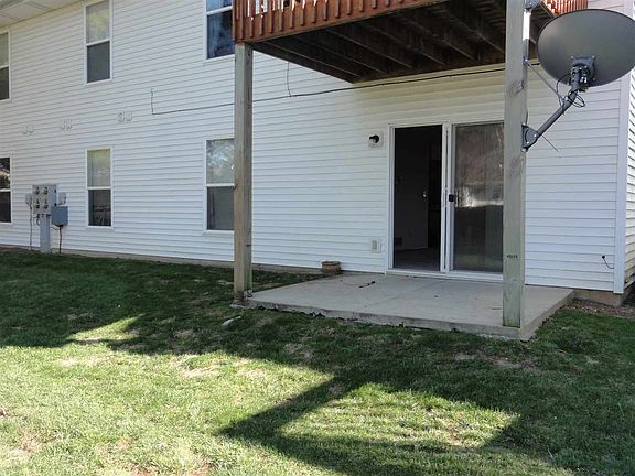 3rd image of 5882 Beechwood Dr