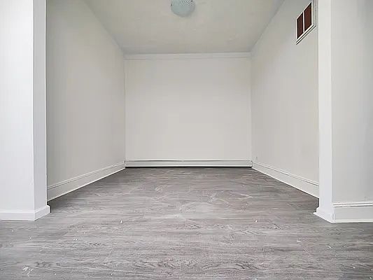 5th image of 8610 117th St