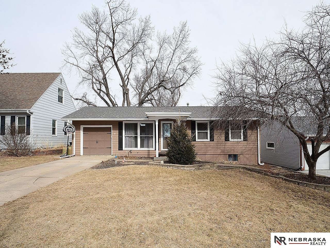7708 Lakeview St, Ralston, NE 68127 | Zillow