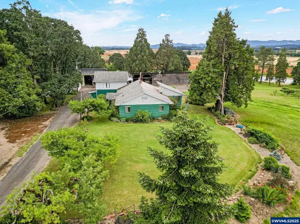 8645 Highland Rd, Independence, OR 97351