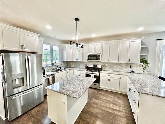 3rd image of 216 Cadence Ct