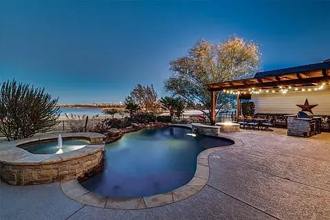 4 bed, 3.5 bath, 3048 sqft, $6,000 — Photo 2