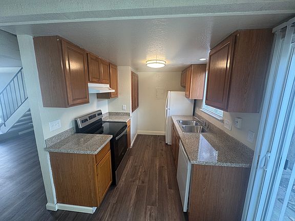 3rd image of 444 E Eden St #3