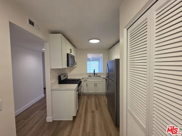 535 W 4th St APT 110, Long Beach, CA 90802