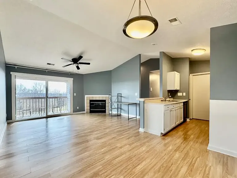 8854 Eagleview Dr #6 — Photo 4