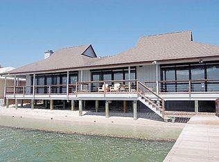 1888 Bay Shore Dr, Rockport, TX 78382