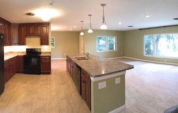 4th image of 1015 Lake Gracie Dr