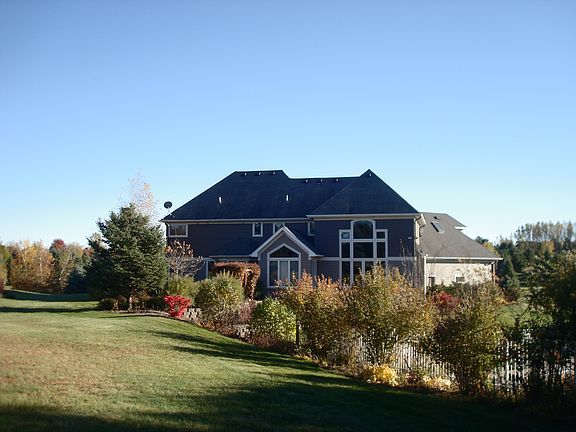5th image of 868 Jasmine Ave N