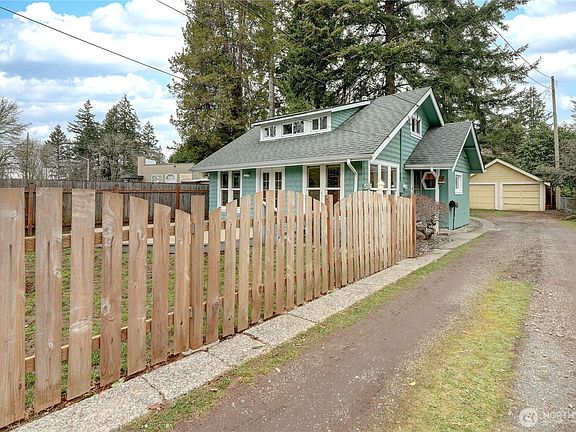 3rd image of 516 Eskridge Way SE