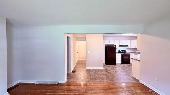 1681 Hadlock St SW — Photo 5