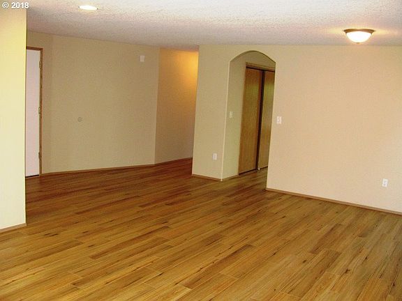 5th image of 11903 NE 46th St