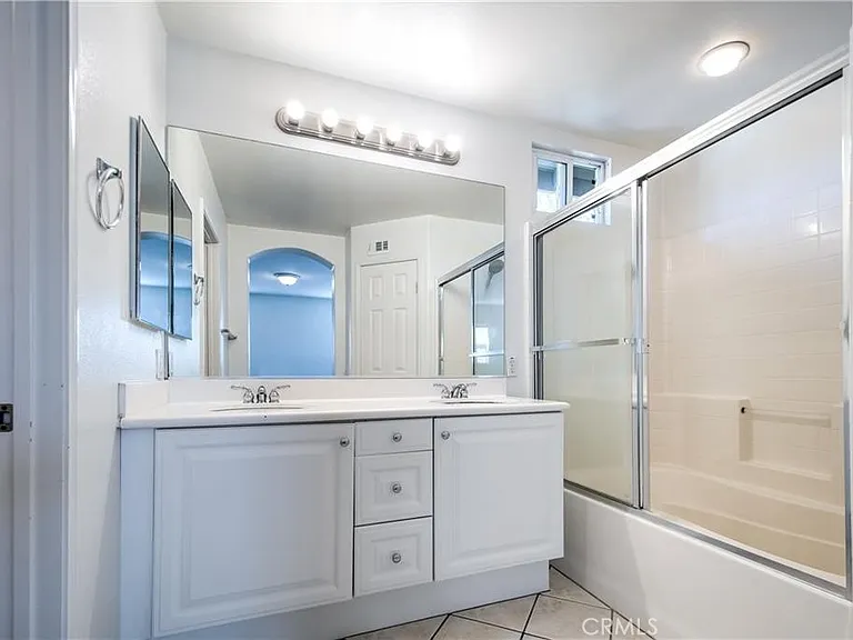 8 Silvermaple — Photo 18