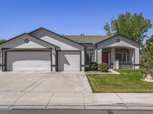 1054 Rimfield Dr, Fernley, NV 89408