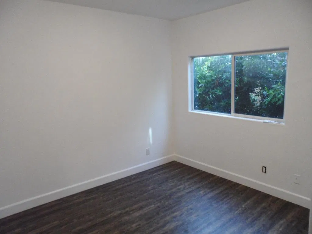 3 bed, 1400 sqft, $4,500 — Photo 2