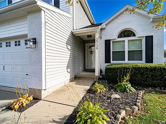 3rd image of 2739 Greystoke Dr