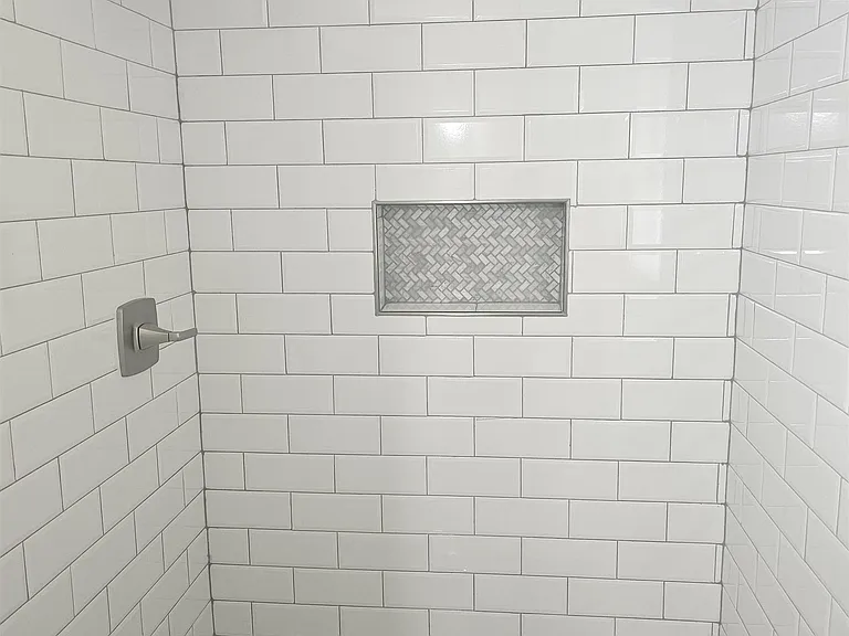 1725 Claire Ave — Photo 12