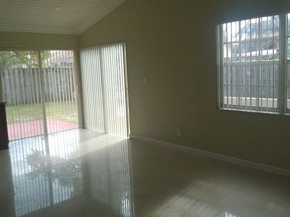 5th image of 7380 NW 37th St