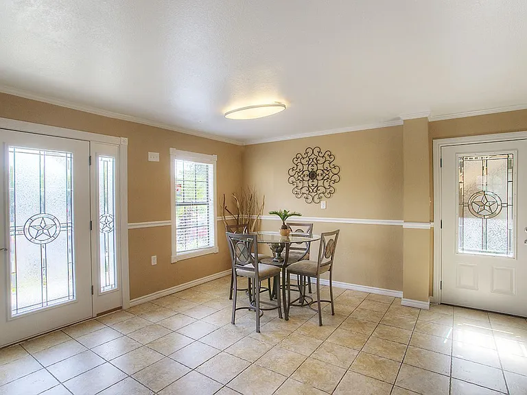 Chateau Avalon of Austin — Photo 21