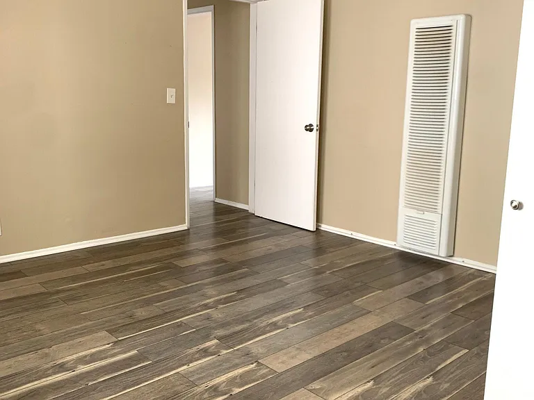 335 N Isabel St #7 — Photo 14