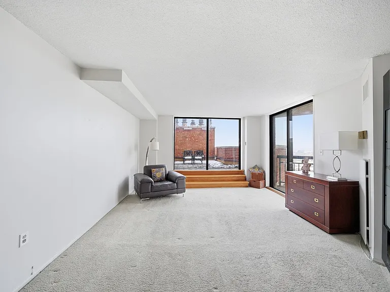 2103 Harmon Cove Tower #2103 — Photo 35