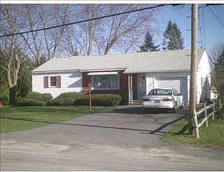 2nd image of 116 Blackmore Rd