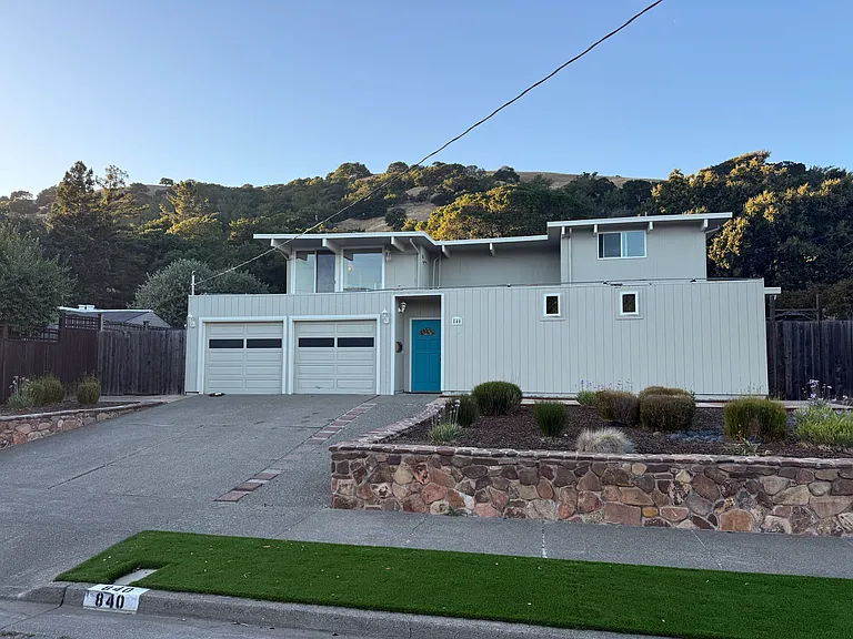 840 Idylberry Rd — Photo 2