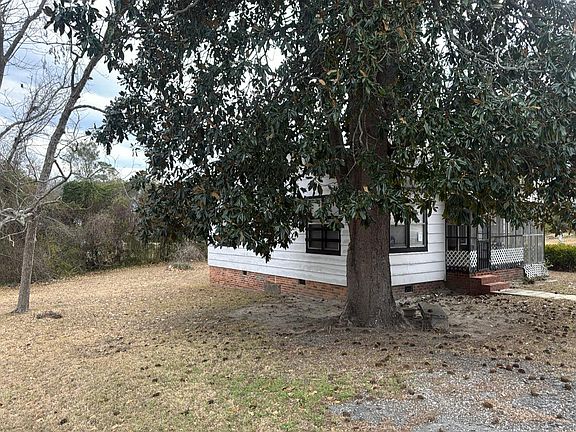 3rd image of 12 Henderson Ave