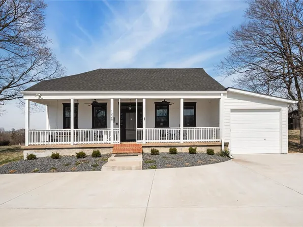 1228 Hoffman Estates Dr, Columbia, IL 62236