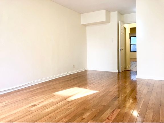2nd image of 213 E 59th St APT 1b