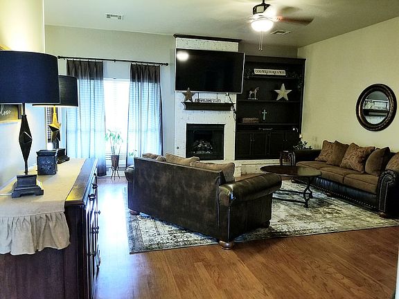 4th image of 301 Pine Cove Ct