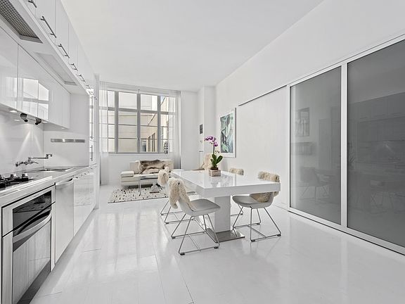 5th image of 27-28 Thomson Ave #532