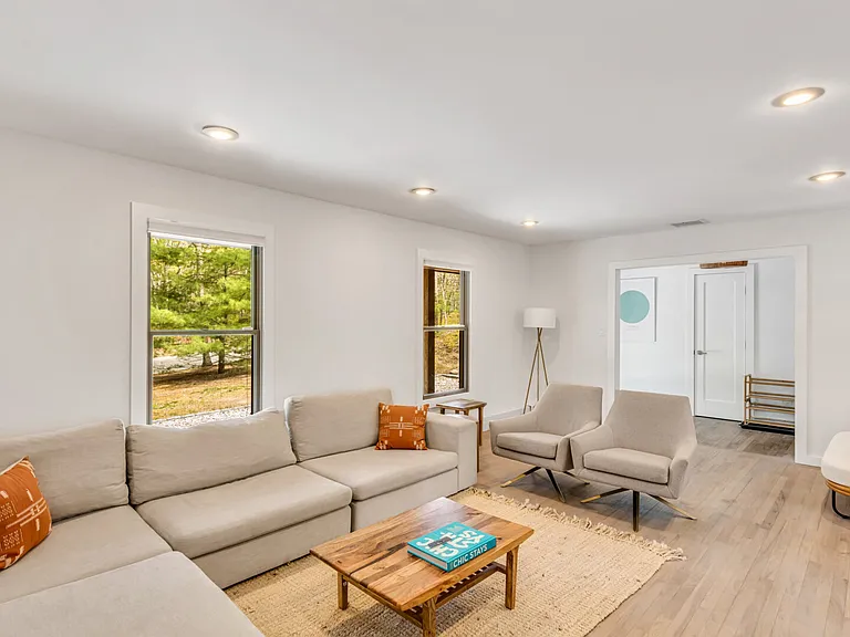 32 W Trail Rd — Photo 14