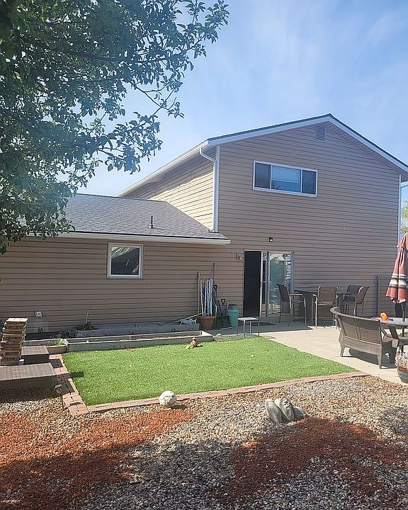 2nd image of 860 Camino Real Dr