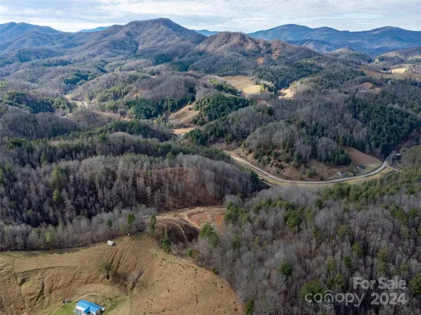 0 Barnyard Ln, Green Mountain, NC 28740