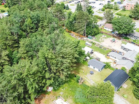 3rd image of 253 Maple St