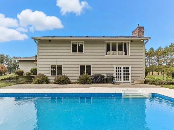 1951 205th Ave NW, Oak Grove, MN 55011