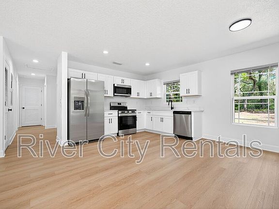 5th image of 5432 Laredo St