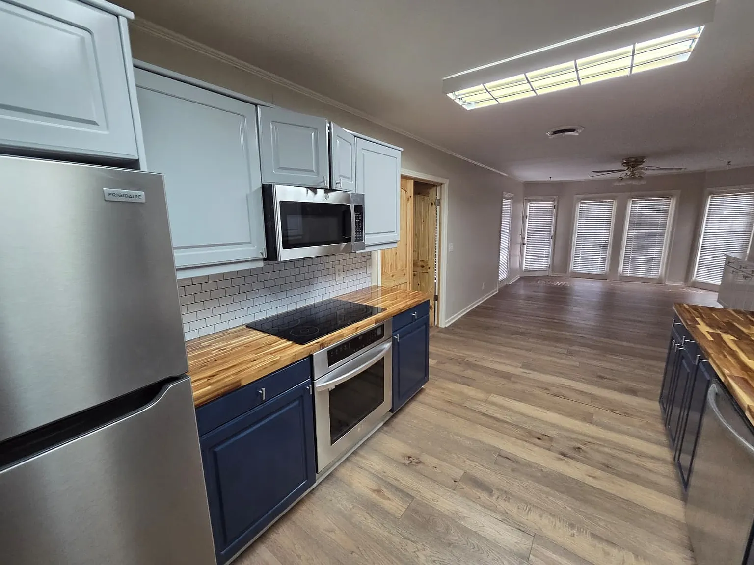 5911 Lake Trace Circle - 1 — Photo 2