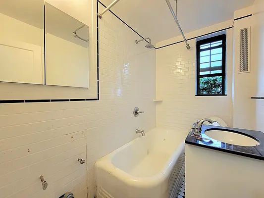 Rented by Made In NY Realty | media 16