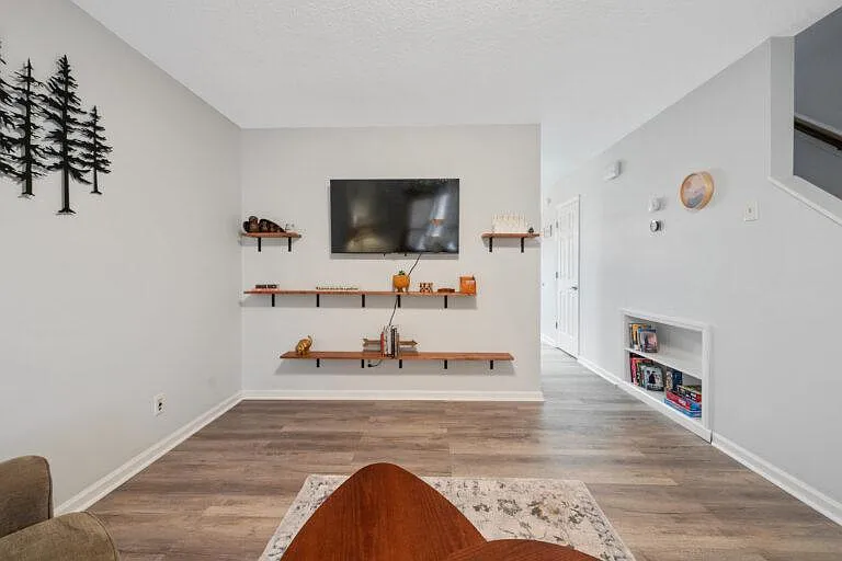 2 bed, 1.5 bath, 1080 sqft, $3,000 — Photo 3