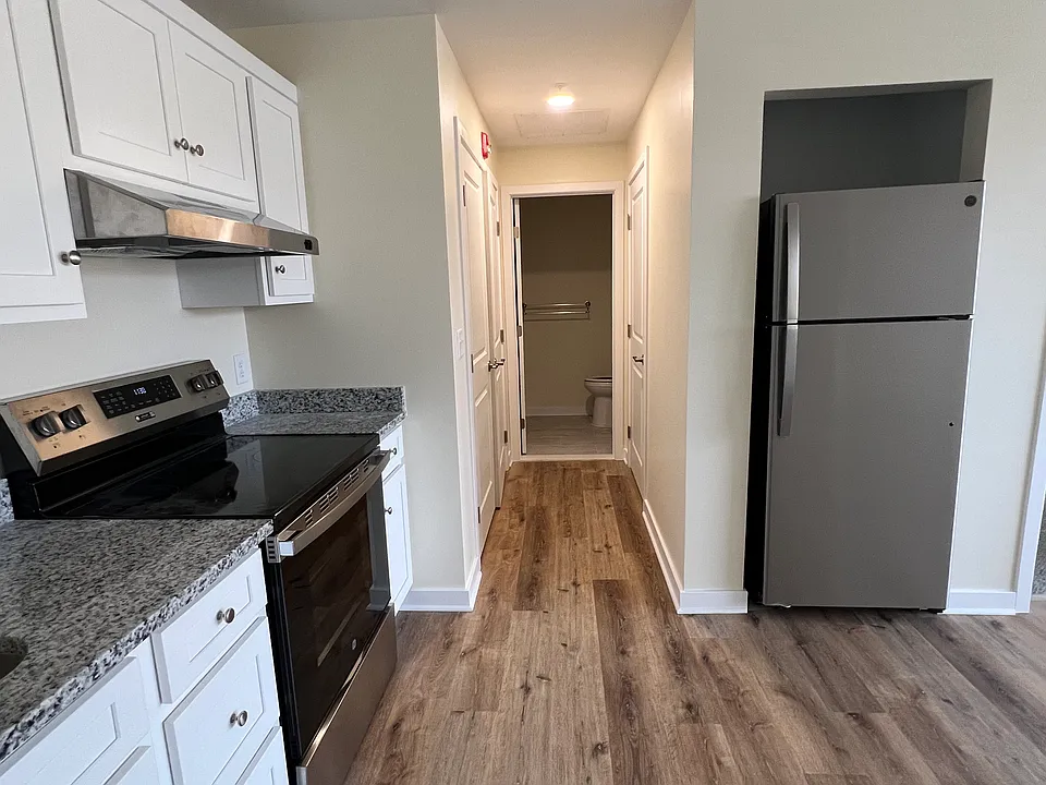 350 Center St #201